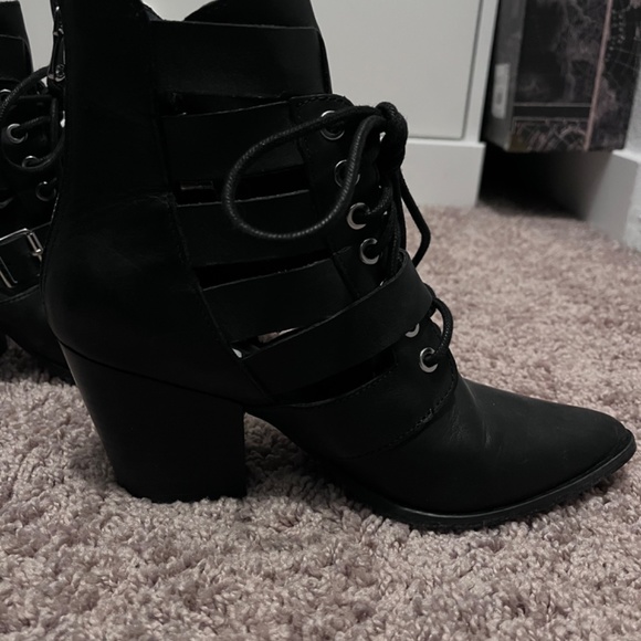 Steve Madden - Picture 3 of 4